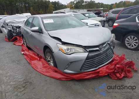 2017 Toyota Camry Le z USA, uszkodzony, nr VIN 4T1BF1FK8HU338946